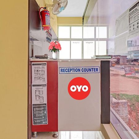 OYO 88893 Lakshmi Sri Deluxe Boarding&Lodgeing Kumbalgod Exterior foto